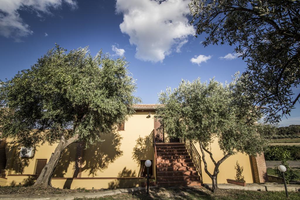 Agriturismo Il Giriatello โครโตเน ภายนอก รูปภาพ