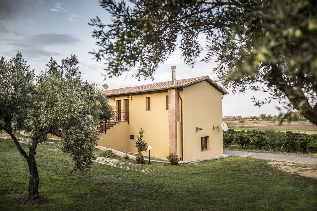 Agriturismo Il Giriatello โครโตเน ภายนอก รูปภาพ