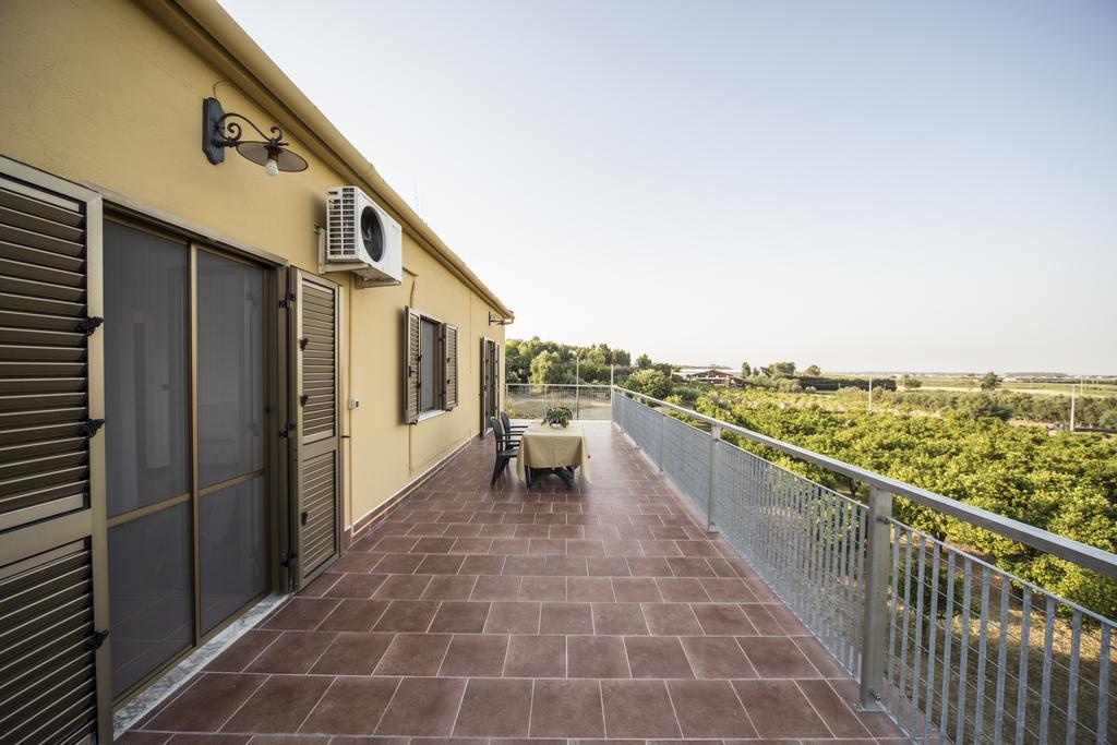 Agriturismo Il Giriatello โครโตเน ภายนอก รูปภาพ