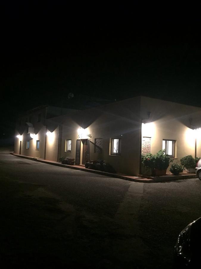 Agriturismo Il Giriatello โครโตเน ภายนอก รูปภาพ